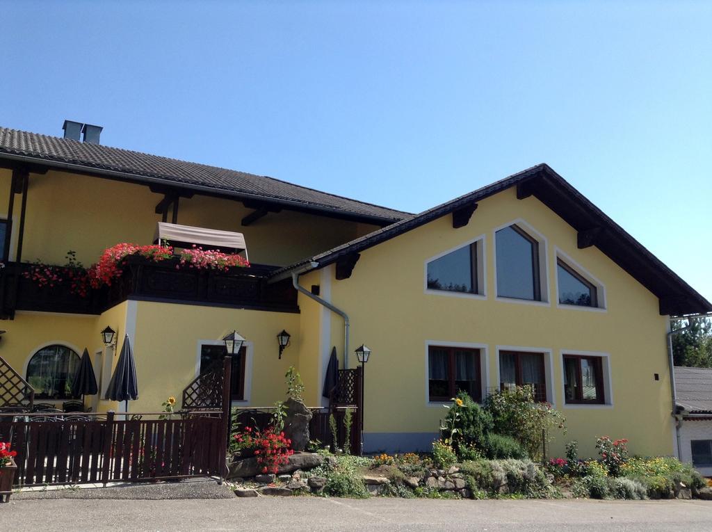 Gasthof Zur Haltestelle Lasberg Bagian luar foto